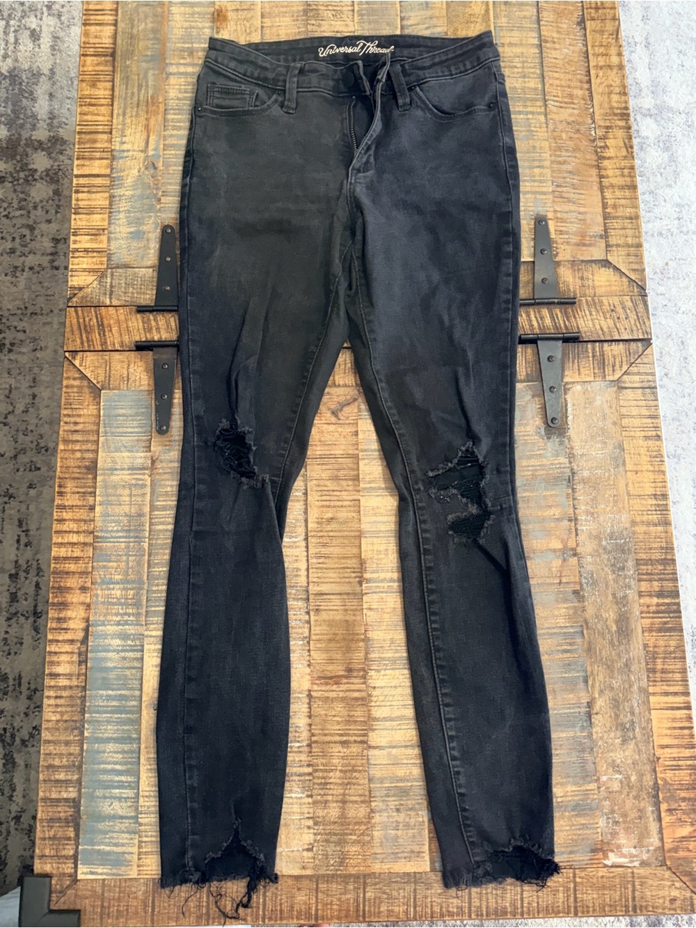Universal Thread Black Skinny Distressed Men’s Jeans
